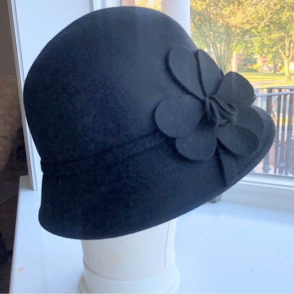 Nwt Vintage Black Wool 20's style Flower Detail Hat